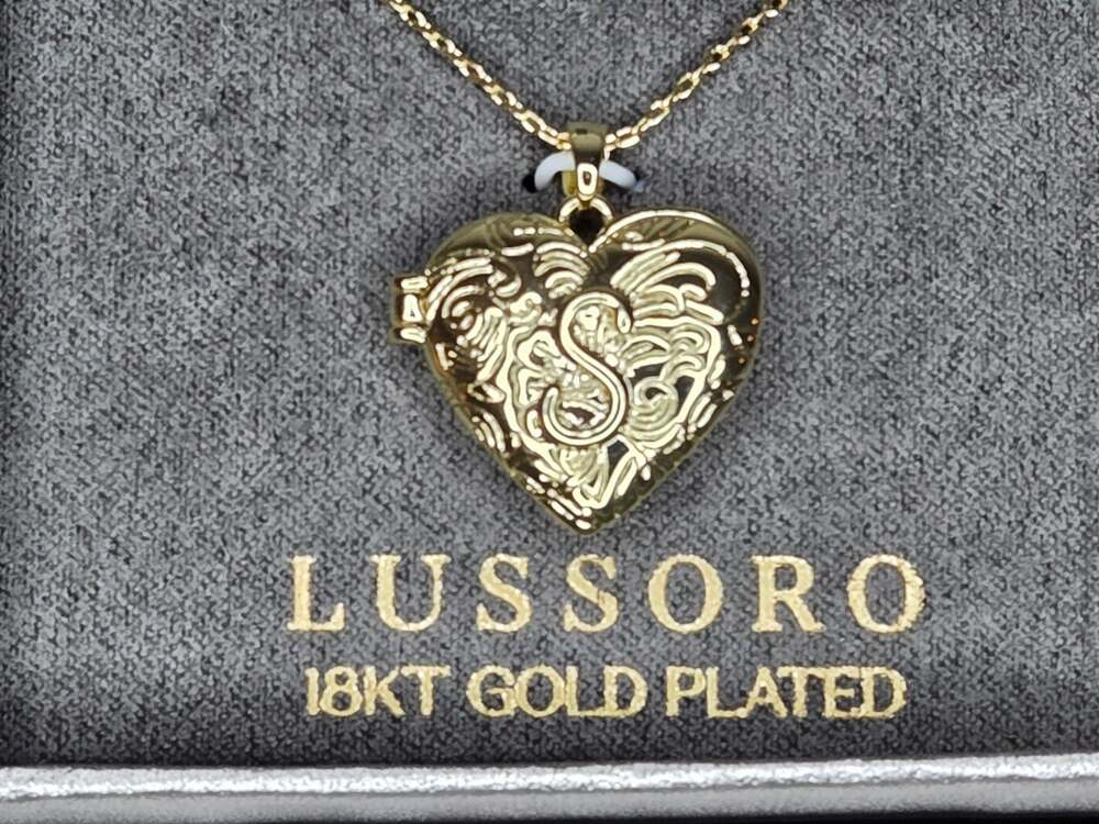 Lussoro 18KT Gold Plated Filigree Heart Locket Pendant Necklace